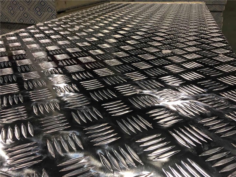 エンボス加工アルミ冷蔵パネル